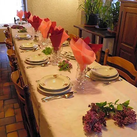 Des Pyrenees Hotel Campan