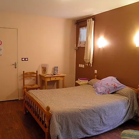 Des Pyrenees Hotel 3*
